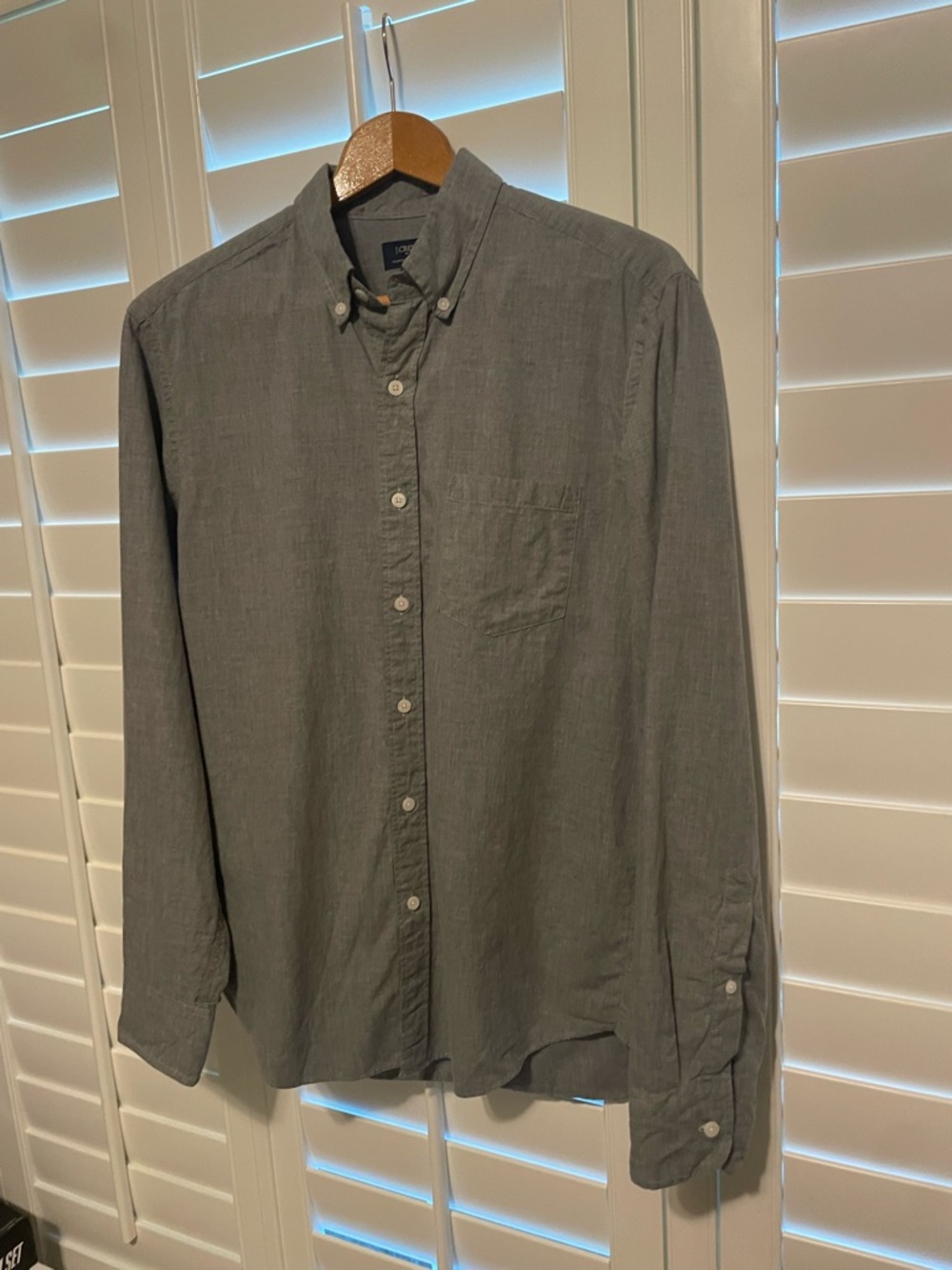 J Crew Heathered Cotton Button Down, size M, grey